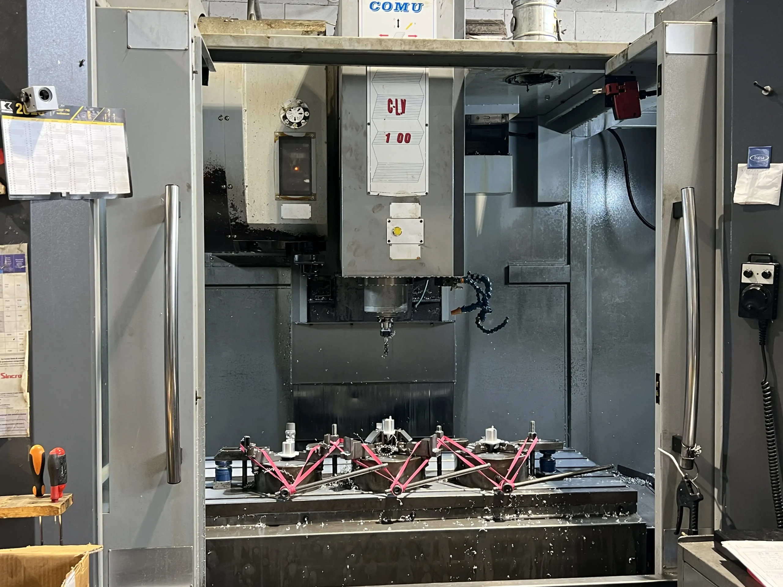 Centro di lavoro verticale CNC